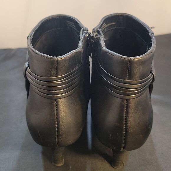 BELLA VITA  WOMENS JANI KITTEN HEEL BOOTIES - Picture 6 of 16